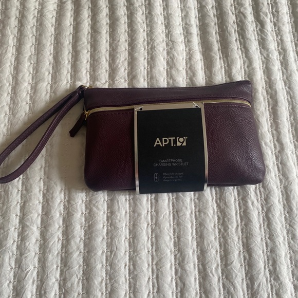 NWT Apt 9 My Backup Buddy Smartphone Charging Wristlet. Bordeaux color. - Picture 3 of 5